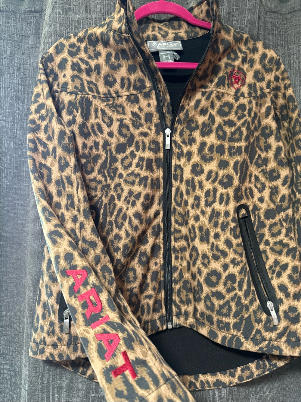 Ariat Soft shell Leopard Print Zip-Front Jacket - Picture 2 of 6
